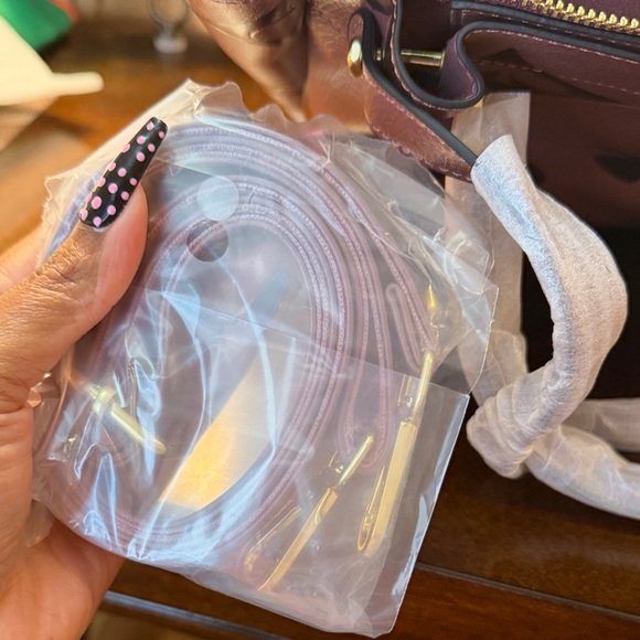 Elegant Plum Tote Bag with Black Accents - Picture 7 of 16